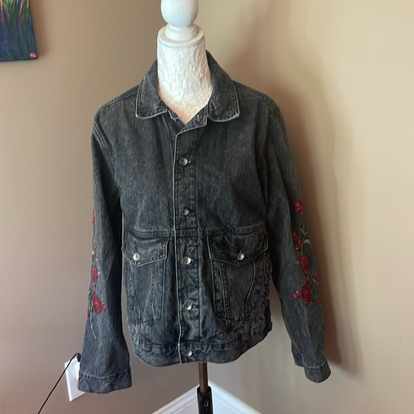 BDG Butterfly & Rose Embroidered Oversize Distressed Grey/Dark Denim Jea… - Picture 10 of 13